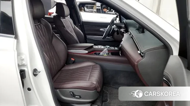 Genesis GV70 2023 Белый из Кореи, фото 2