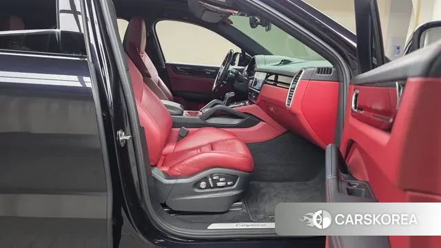 Porsche Cayenne (PO536) 2020 Черный из Кореи, фото 2