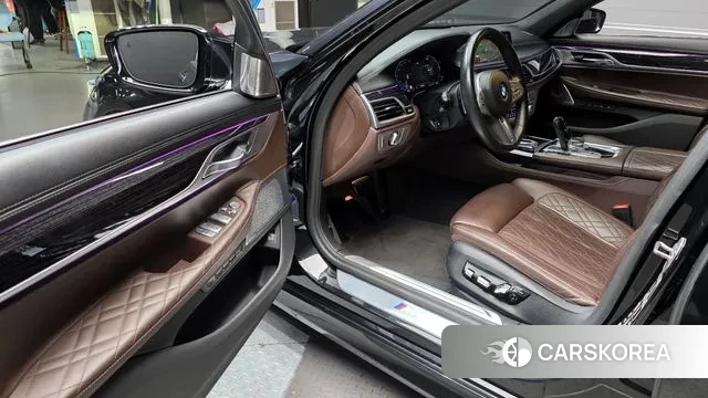 BMW 7 Series (G11) 2022 Черный из Кореи, фото 2