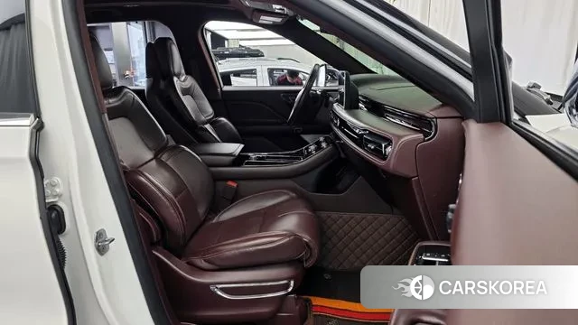 Lincoln Aviator 2nd generation 2020 Белый из Кореи, фото 2