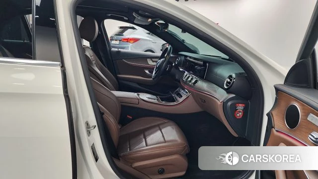 Mercedes-Benz E-Class W213 2020 Белый из Кореи, фото 2