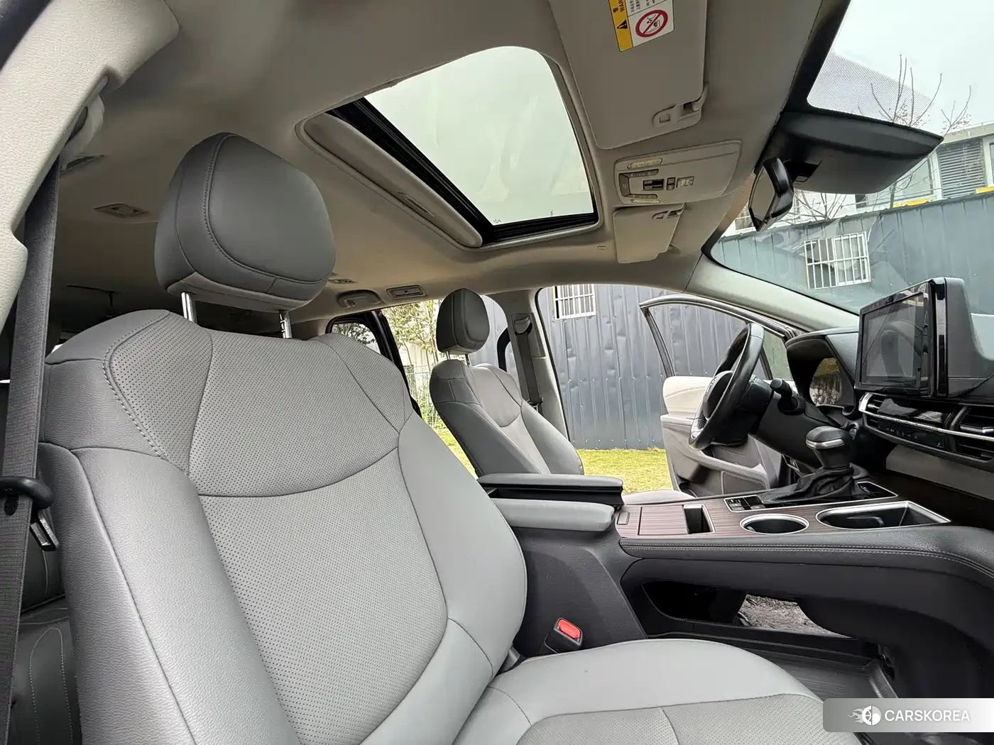Toyota Sienna 2022 Черный из Китая, фото 2