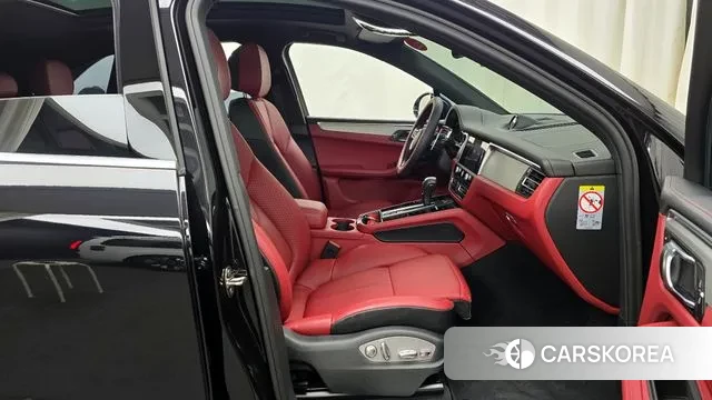 Porsche Macan 2023 Черный из Кореи, фото 2