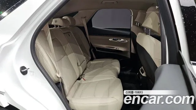 Genesis GV70 2023 Белый из Кореи, фото 2