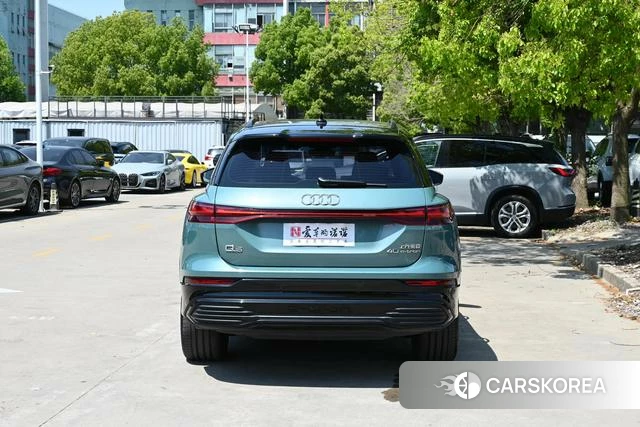 Audi Q5 e-tron 2023 Зеленый из Китая, фото 2