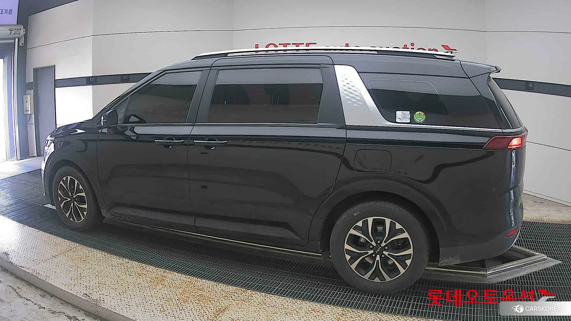 Kia Carnival 2023 Aurora Black Pearl из Кореи, фото 2