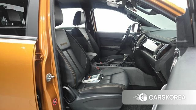 Ford Ranger 3rd Generation 2022 Коричневый из Кореи, фото 2