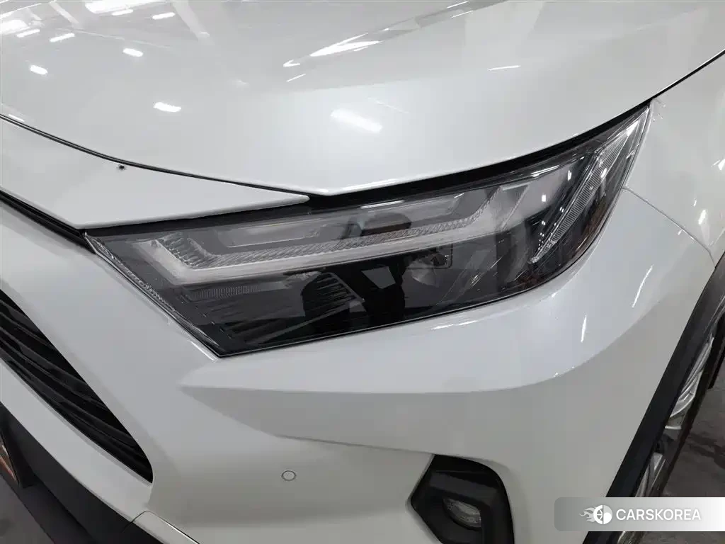 Toyota RAV4 2024 Белый из Китая, фото 2