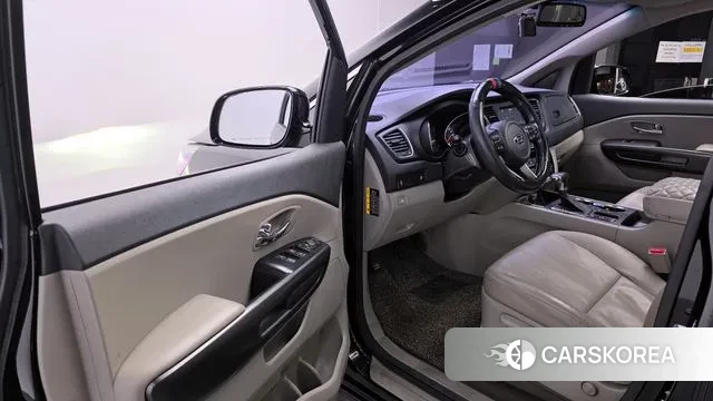 Kia The New Carnival 2018 Черный из Кореи, фото 2