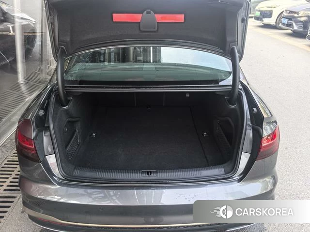 Audi A4L 2024 Темно-серый из Китая, фото 2