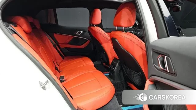 BMW 1 Series (F40) 2021 Белый из Кореи, фото 2