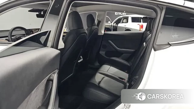 Tesla Model Y 2024 Белый из Кореи, фото 2