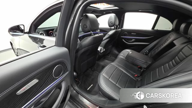 Mercedes-Benz E-Class W213 2021 Серый из Кореи, фото 2