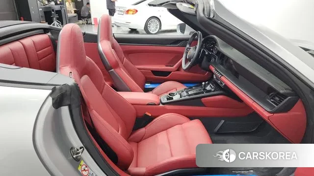 Porsche 911(992) 2024 Серебряный из Кореи, фото 2