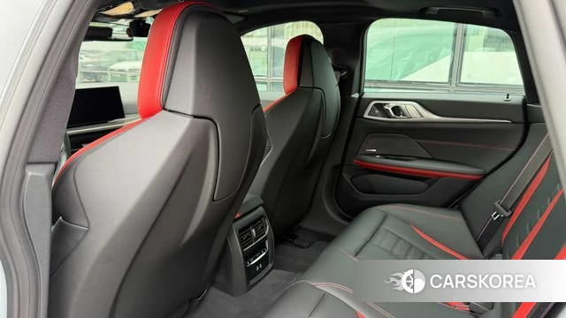 BMW i4 2025 Светло-серебряный цвет из Кореи, фото 2