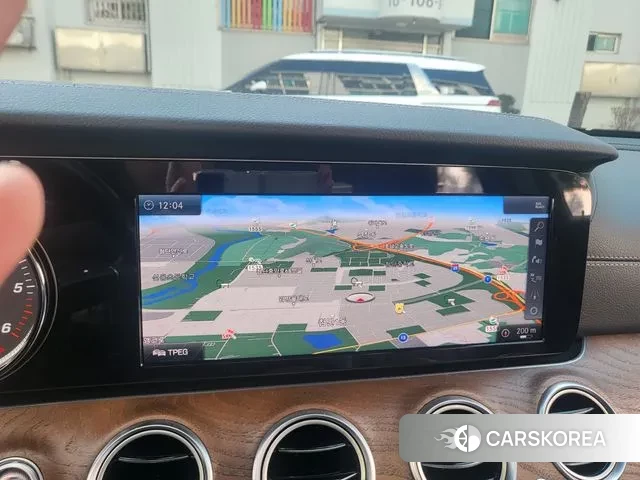 Mercedes-Benz E-Class W213 2018 Серебряный из Кореи, фото 2