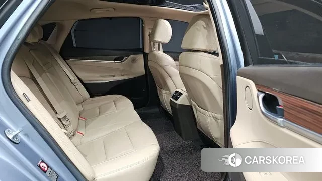 Hyundai Grandeur IG Hybrid 2018 Светло-серебряный цвет из Кореи, фото 2
