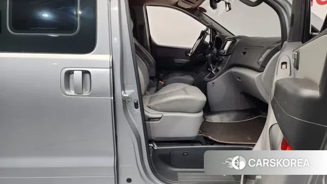 Hyundai The New Grand Starex 2019 Серебристо-серый из Кореи, фото 2