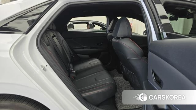 Hyundai The New Avante Hybrid (CN7) 2024 Белый из Кореи, фото 2