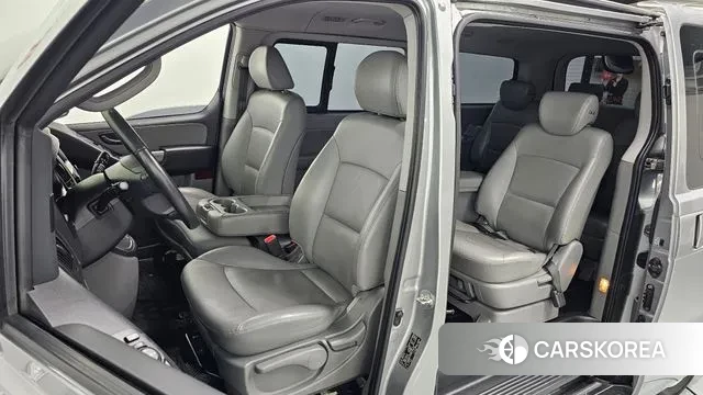 Hyundai The New Grand Starex 2020 Серебристо-серый из Кореи, фото 2