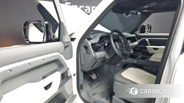 Land Rover Defender (L663) 2023 Белый из Кореи, фото 2