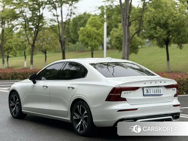 Volvo S60 2020 Белый из Китая, фото 2