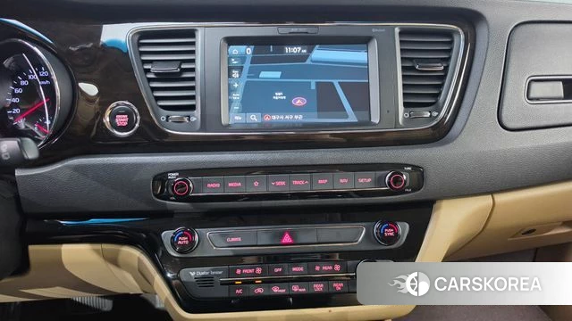 Kia The New Carnival 2019 Белый из Кореи, фото 2