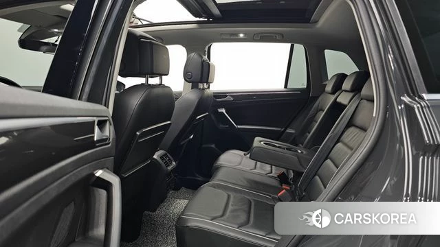 Volkswagen Tiguan second Generation 2020 Серый из Кореи, фото 2