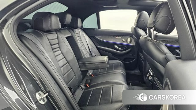 Mercedes-Benz E-Class W213 2022 Серый из Кореи, фото 2