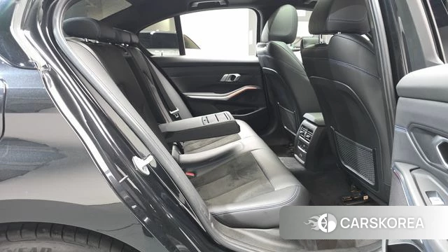 BMW 3 Series (G20) 2022 Черный из Кореи, фото 2
