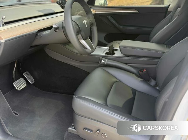 Tesla Model Y 2023 Белый из Кореи, фото 2