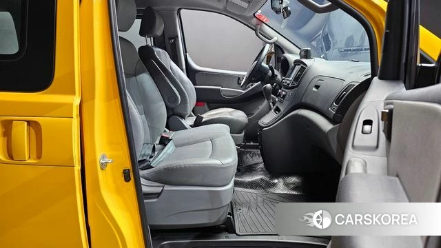 Hyundai The New Grand Starex 2021 Желтый из Кореи, фото 2