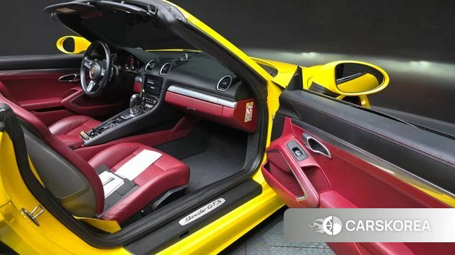 Porsche 718 Boxster 2018 Желтый из Кореи, фото 2