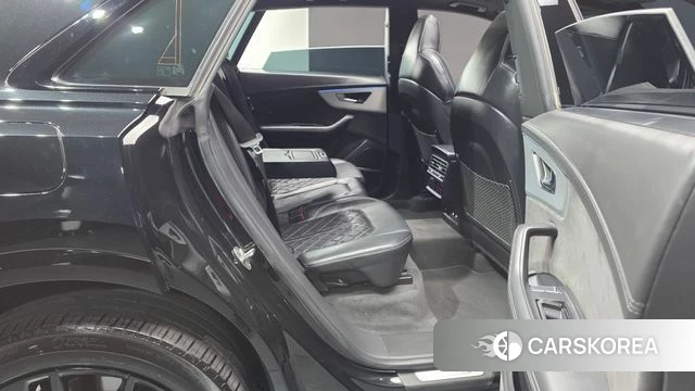 Audi Q8 (4M) 2022 Черный из Кореи, фото 2