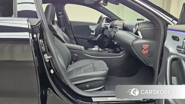 Mercedes-Benz CLA-Class C118 2025 Черный из Кореи, фото 2