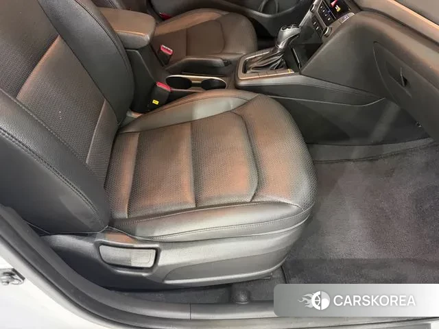 Hyundai Avante AD 2018 Белый из Кореи, фото 2