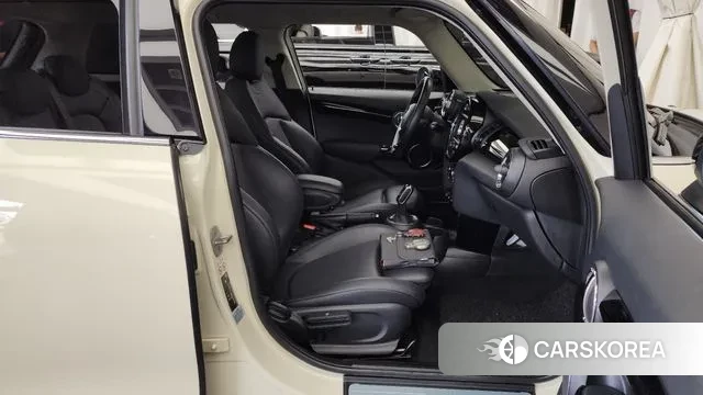 Mini Cooper 2020 Жемчужный цвет из Кореи, фото 2