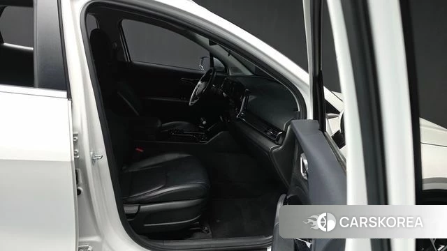 Kia Sportage 5th Generation 2023 Белый из Кореи, фото 2