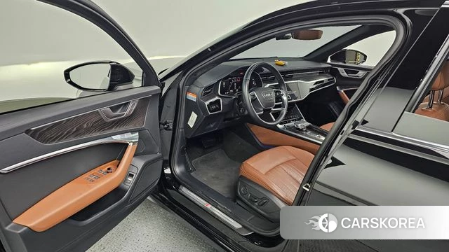 Audi A6 (C8) 2023 Черный из Кореи, фото 2