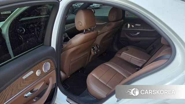 Mercedes-Benz E-Class W213 2021 Белый из Кореи, фото 2