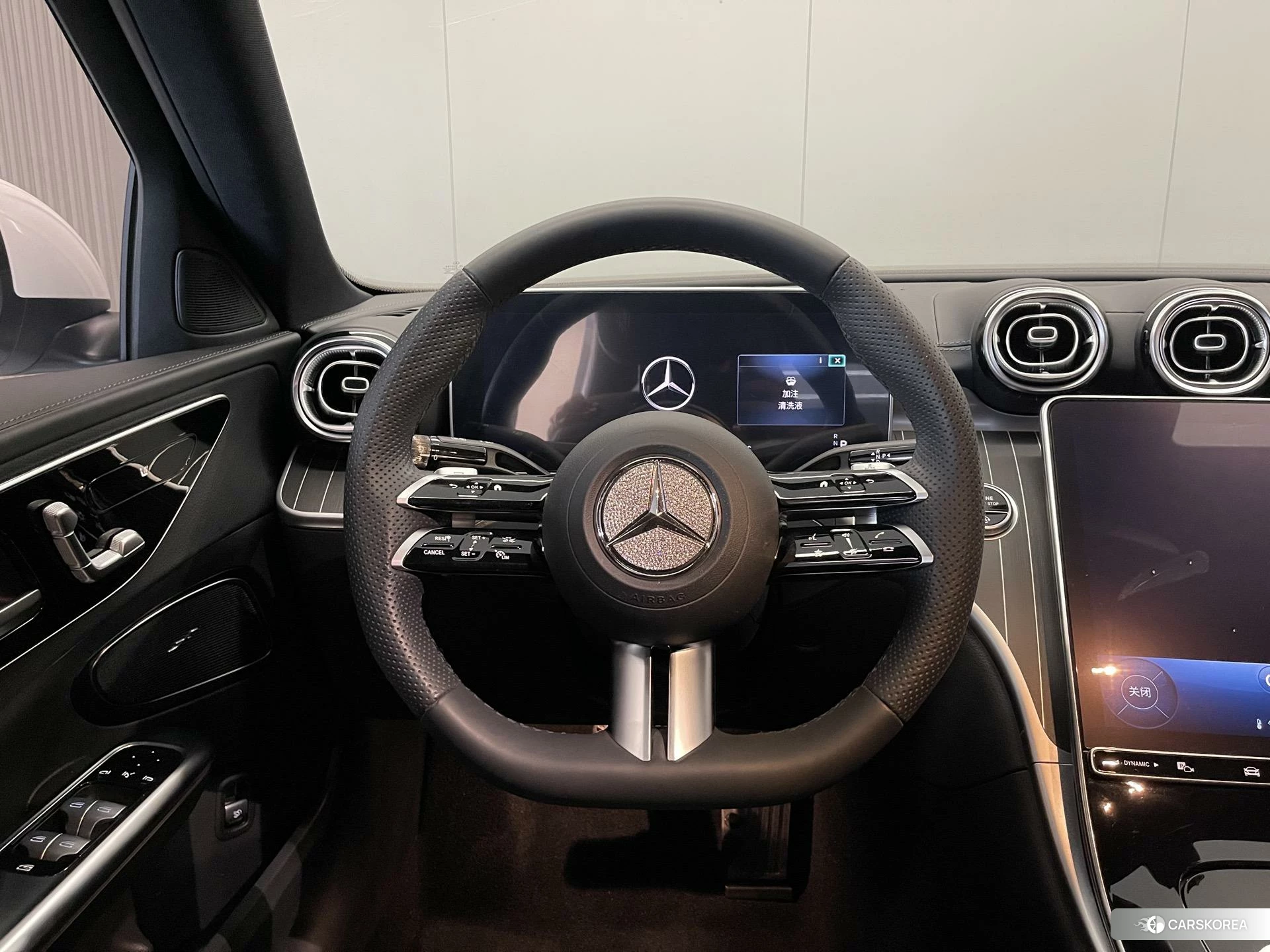Mercedes-Benz Class C 2024 Белый из Китая, фото 2