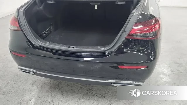 Mercedes-Benz E-Class W213 2022 Черный из Кореи, фото 2