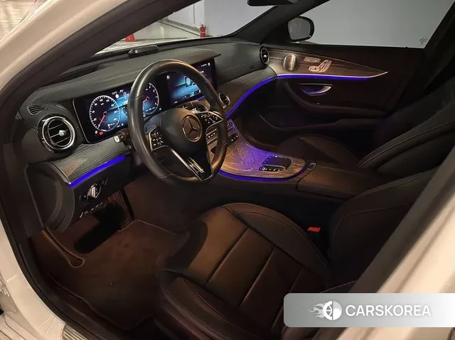 Mercedes-Benz E-Class W213 2022 Белый из Кореи, фото 2