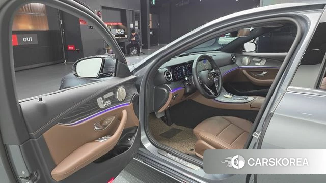 Mercedes-Benz E-Class W213 2023 Серый из Кореи, фото 2