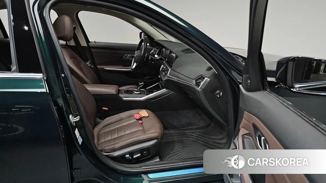 BMW 3 Series (G20) 2020 Темно-зеленый из Кореи, фото 2