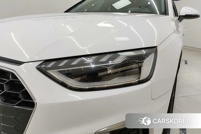 Audi A4L 2022 Белый из Китая, фото 2