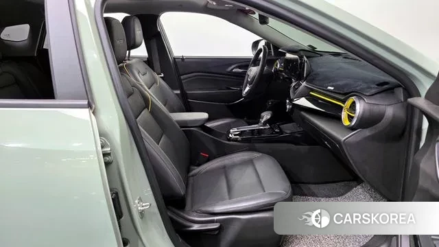 Chevrolet (GM Daewoo) Trax Crossover 2023 Зеленый из Кореи, фото 2