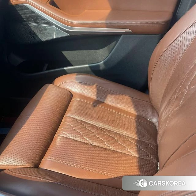 BMW X7 (G07) 2021 Черный из Кореи, фото 2