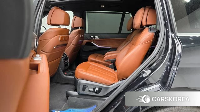 BMW X7 (G07) 2023 Черный из Кореи, фото 2