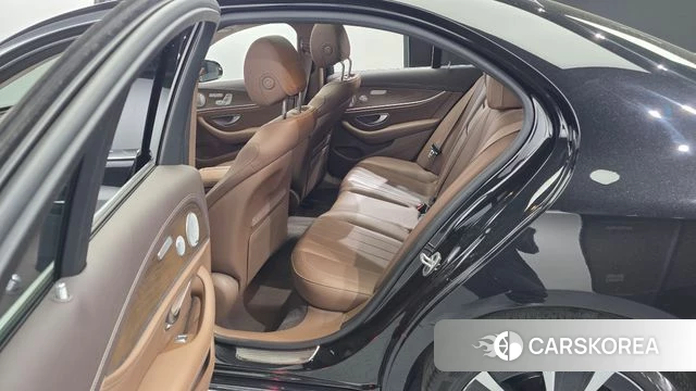 Mercedes-Benz E-Class W213 2019 Черный из Кореи, фото 2